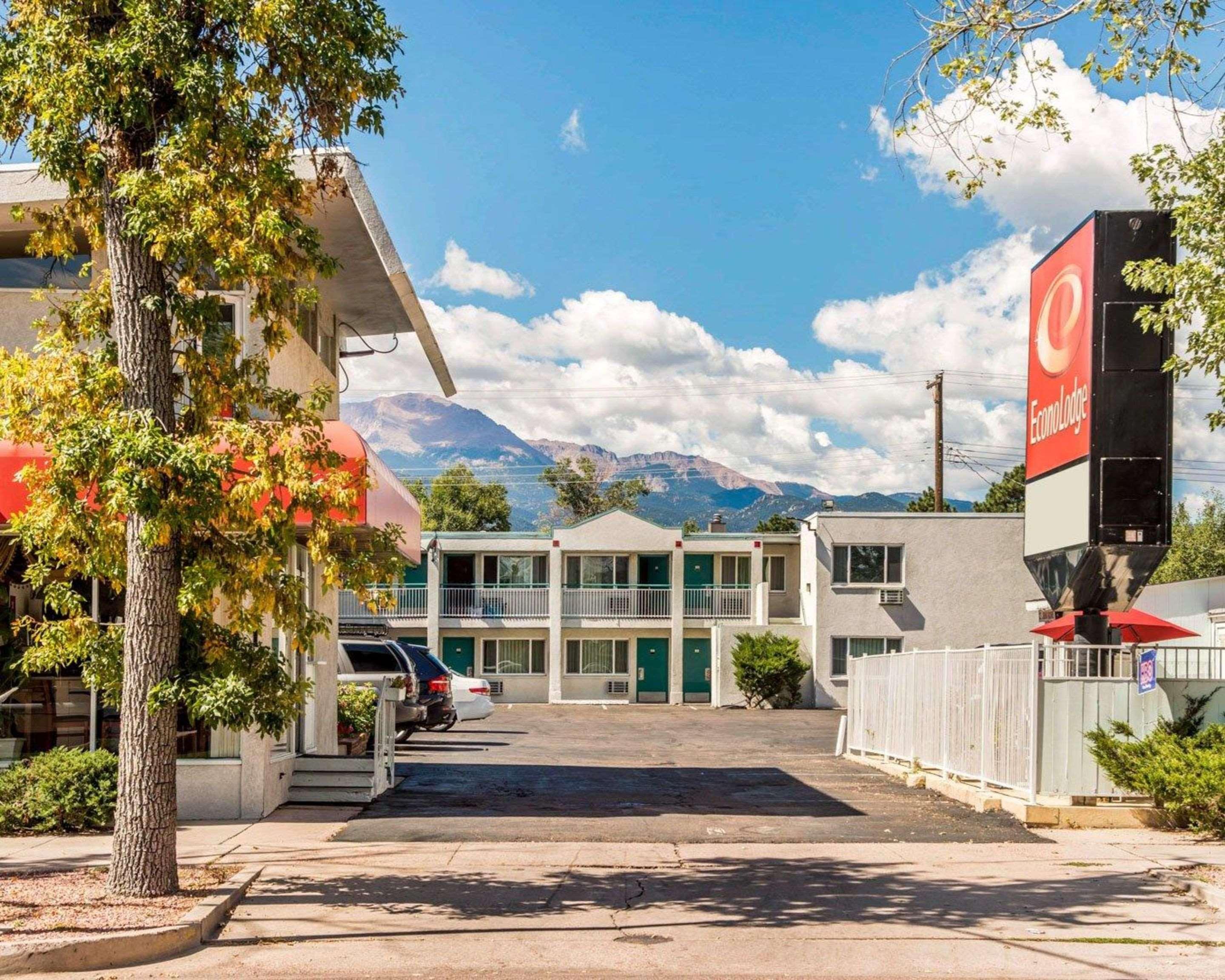 Econo Lodge Downtown Colorado Springs Bagian luar foto