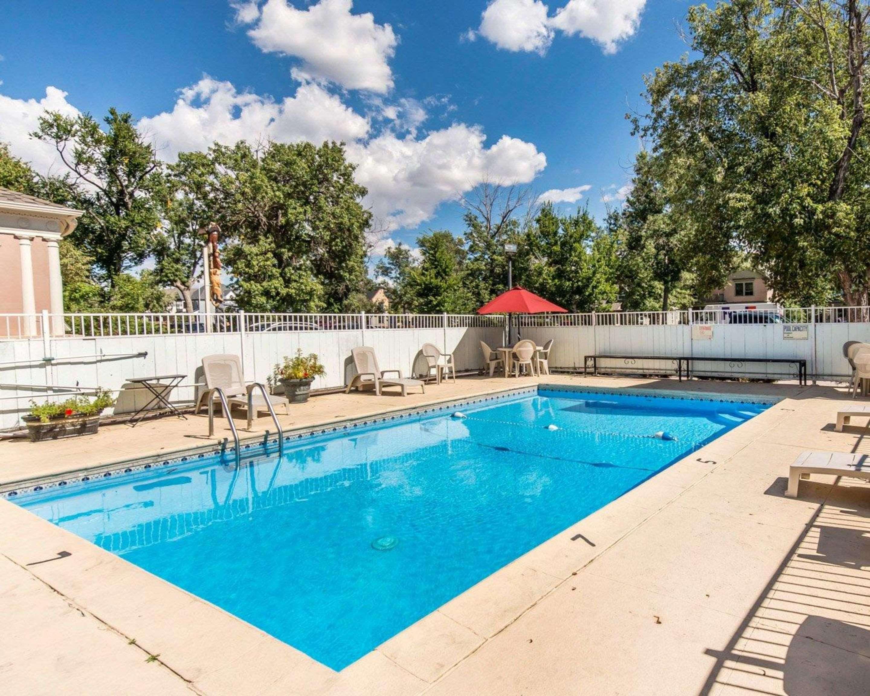 Econo Lodge Downtown Colorado Springs Bagian luar foto