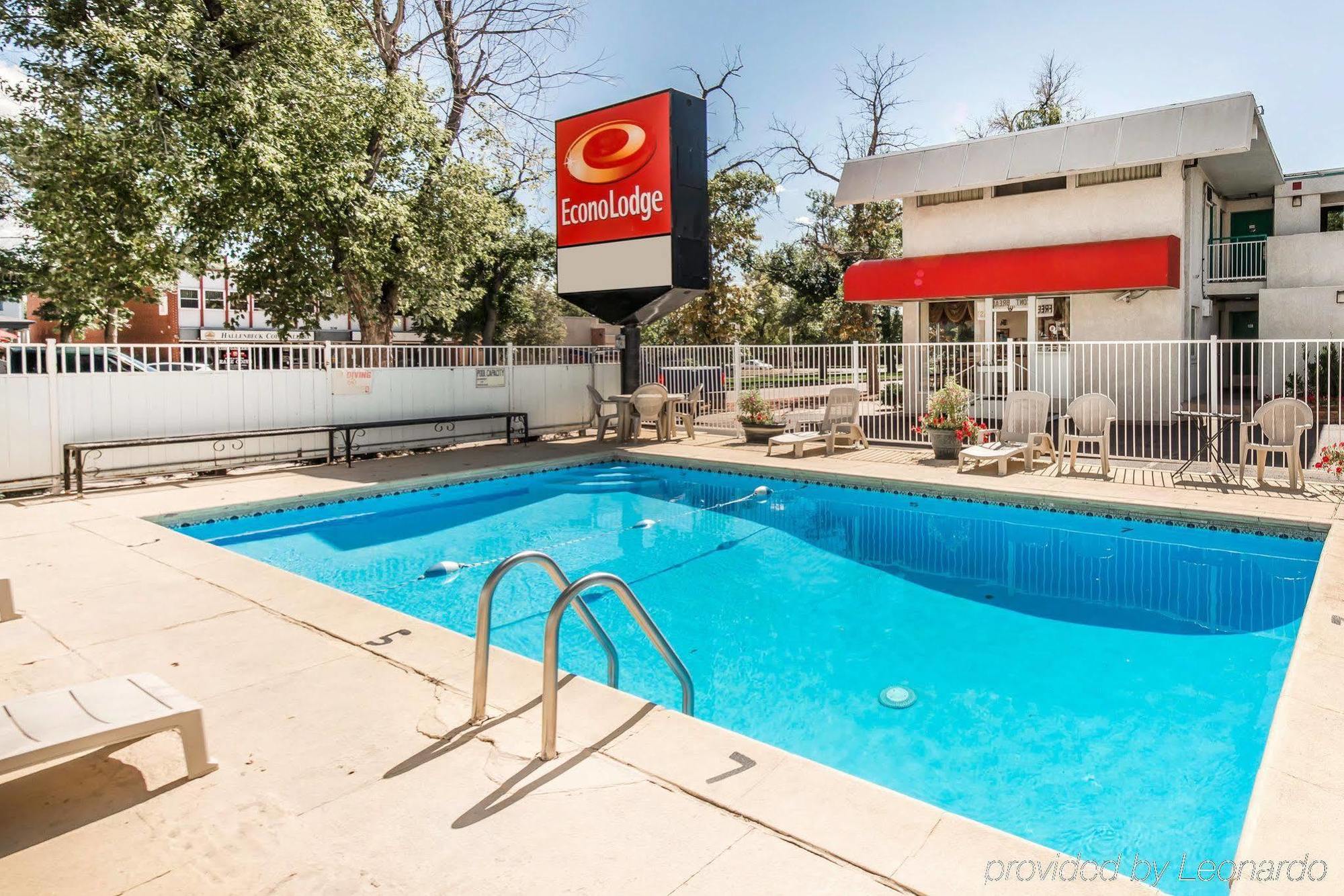Econo Lodge Downtown Colorado Springs Bagian luar foto